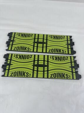 AUTO WORLD 9" COBBLESTONE SQUEEZE TRACKS Zoinks Scooby Doo 2 PC AURORA TOMY